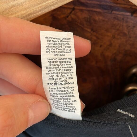 NWT Disney colllab with Neff Mickey Mouse woman’s tee shirt - Picture 7 of 9